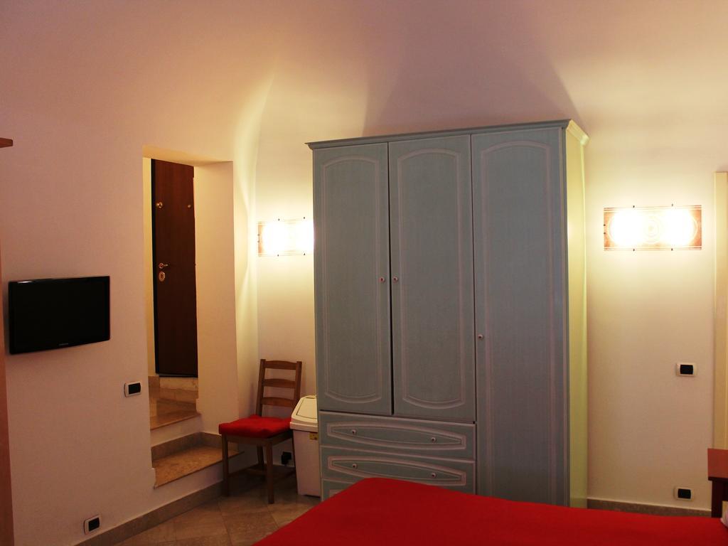 Hella Ibernesi 23 Fori Imperiali Inn, New Gestion! 로마 객실 사진