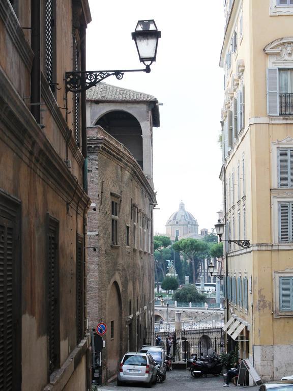 Hella Ibernesi 23 Fori Imperiali Inn, New Gestion! 로마 객실 사진