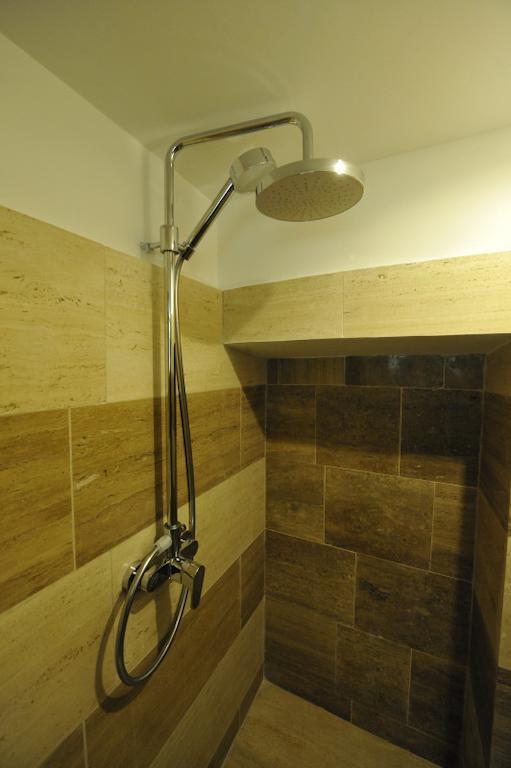 Hella Ibernesi 23 Fori Imperiali Inn, New Gestion! 로마 객실 사진